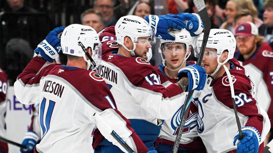 NHL se opět rozjela. Nečas pokračuje ve výborných výkonech. Vejmelka a Vladař výhru nevychytali